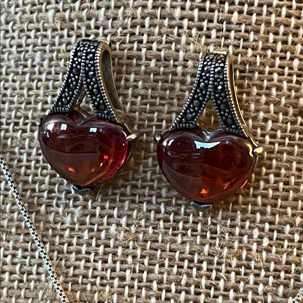 Vintage Heart Garnet Cabochon Sterling Silver‎ Necklace & Earrings - Picture 2 of 7